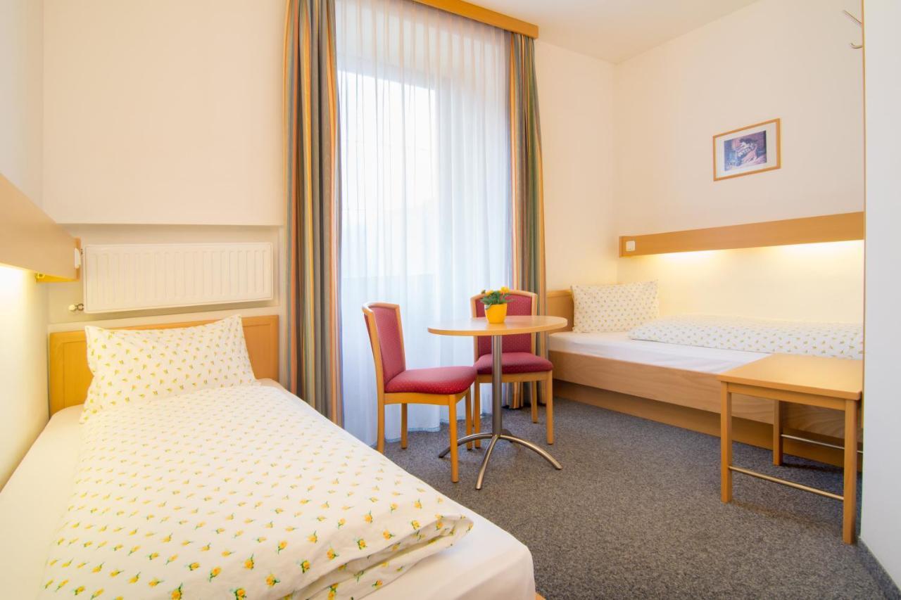 Hotel Gasthof Stefansbruecke Муттерс Экстерьер фото