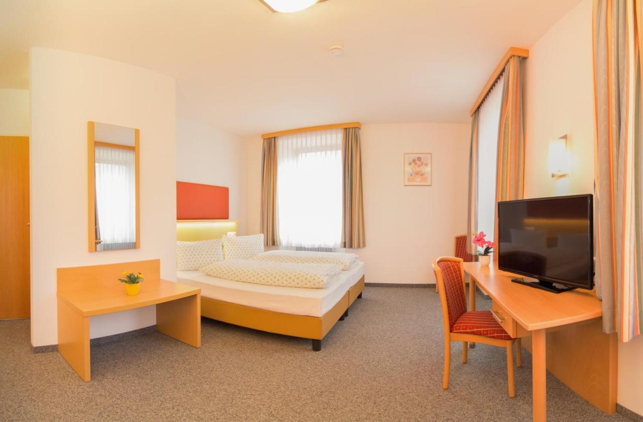 Hotel Gasthof Stefansbruecke Муттерс Экстерьер фото